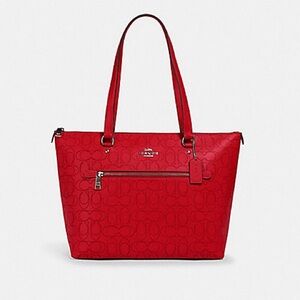 Red Coach Gallery Tote in Signature Leather